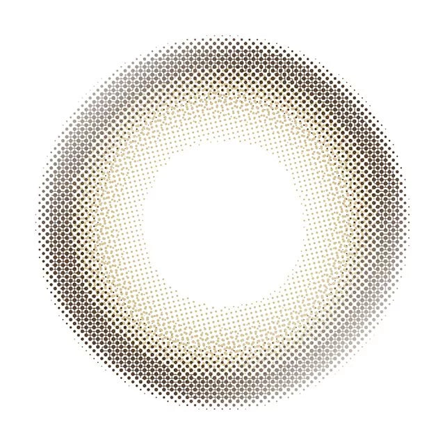 ENVIE Muuce Beige contact lens close up gentle beige tone