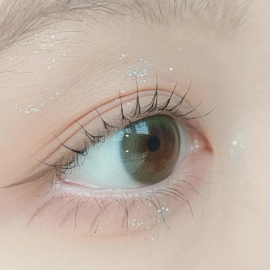 ENVIE Minuit Moss contact lens close up olive green hue eye visual effect display MP4 Video
